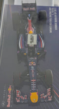 Load image into Gallery viewer, Red Bull Racing RB9 Sebastian Vettel 2013 MINICHAMPS 1:43
